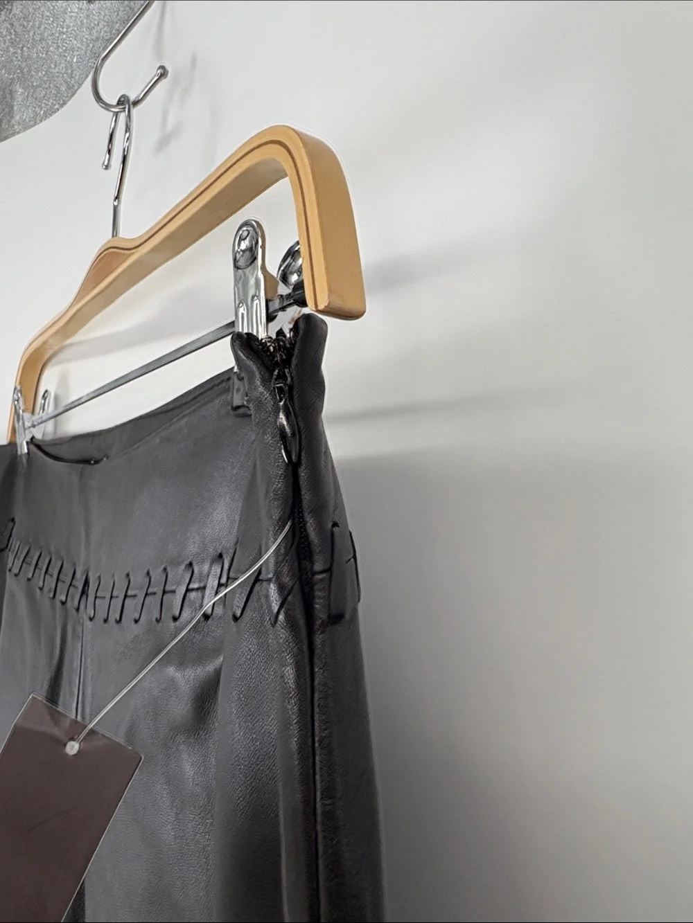 🪥 nwt be Leather Wide-Leg Jeans with Decorative Waist whip Stitching